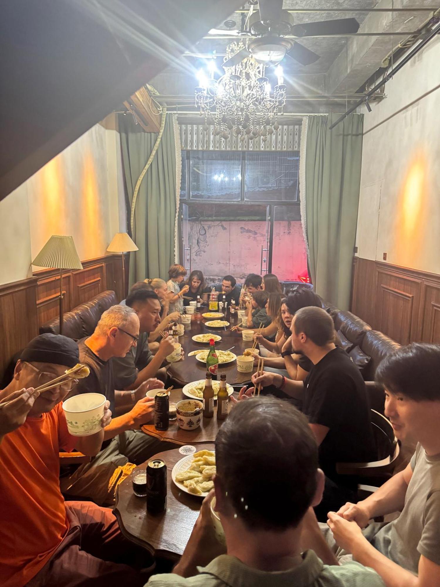 Sonderia Lazybones Hostel- Wenshu Temple Side, Chill Hostel With All-Day Brunch, Travel Agency In English & Local Bar Vibes Chengdu Exterior photo